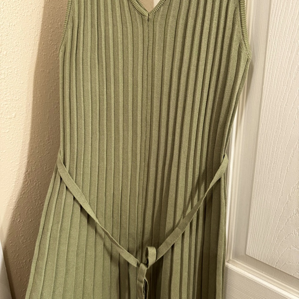 Worth Collective - Green Ribbed MIDI Dress - 💚